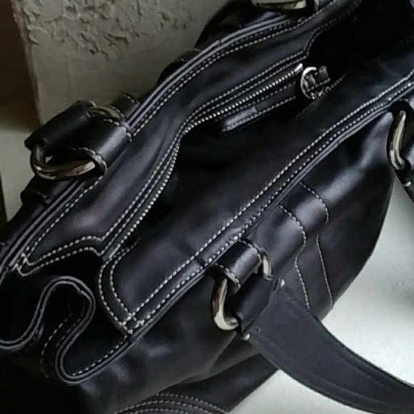 Coach - Picture 5 of 8